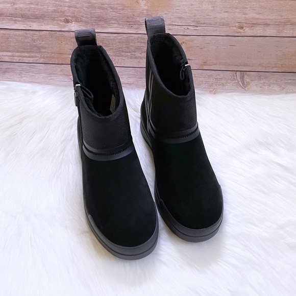 UGG Women’s Classic Tech Mini Black Waterproof Boots - Picture 3 of 8